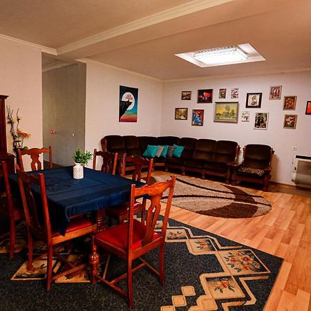 Guesthouse Gua Κουτάισι Εξωτερικό φωτογραφία